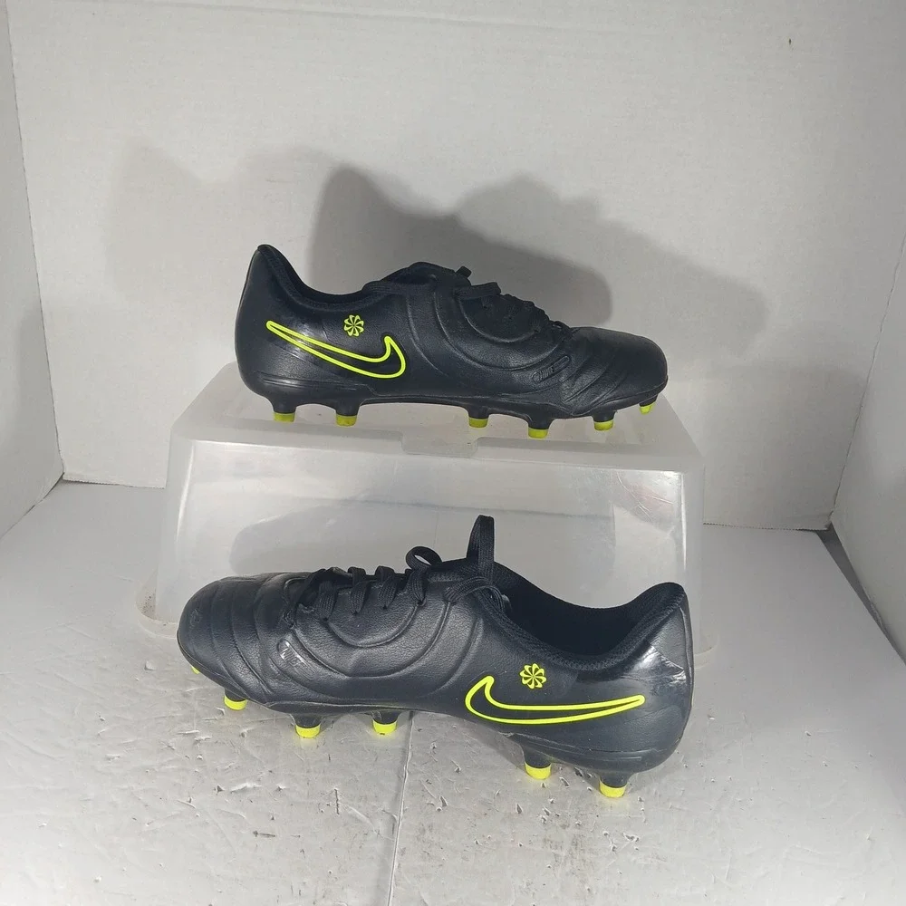Nike Tiempo Legend 10 Club 5Y Black Volt Soccer Cleats DV4352-001 Athletic Sport